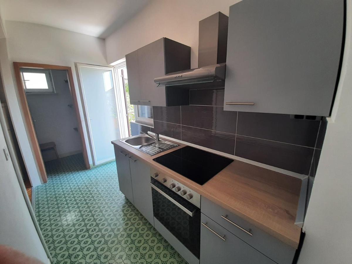 Apartments Tina オミシュ エクステリア 写真